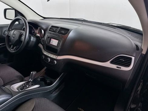 Used 2015 Dodge Journey SXT w/ Flexible Seating Group image 28