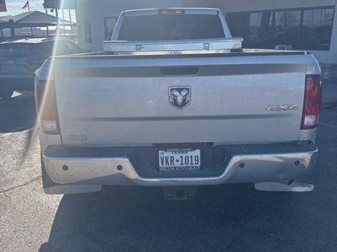 Used 2017 RAM 3500 Tradesman w/ Chrome Appearance Group image 4