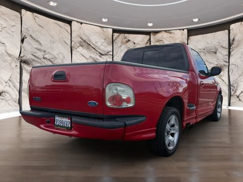 Used 2002 Ford F150 Lightning RWD image 6