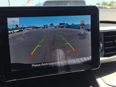 Used 2022 Ford Explorer XLT w/ Equipment Group 202A image 34