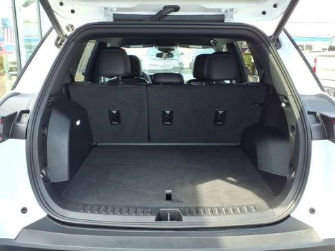 Used 2025 Chevrolet Equinox LT w/ Convenience Package II image 19