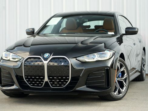 Used 2024 BMW i4 eDrive35 w/ M Sport Package image 3