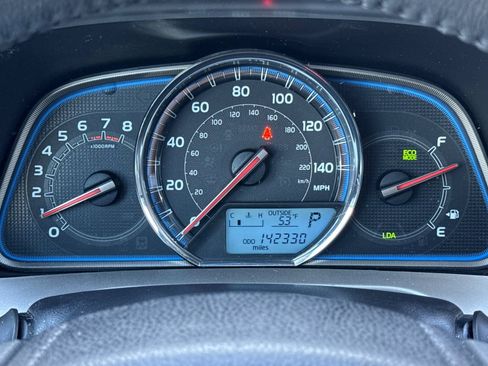 Used 2015 Toyota RAV4 Limited image 19