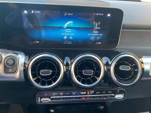 Used 2020 Mercedes-Benz GLB 250 4MATIC image 25