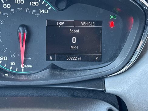 Used 2022 Chevrolet Trax LT w/ LT Convenience Package AWD/4WD image 35