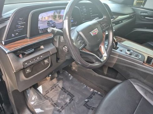 Certified 2022 Cadillac Escalade Luxury AWD/4WD image 11