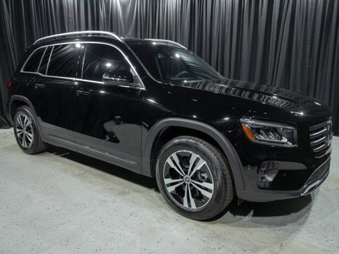 New 2025 Mercedes-Benz GLB 250 4MATIC image 3