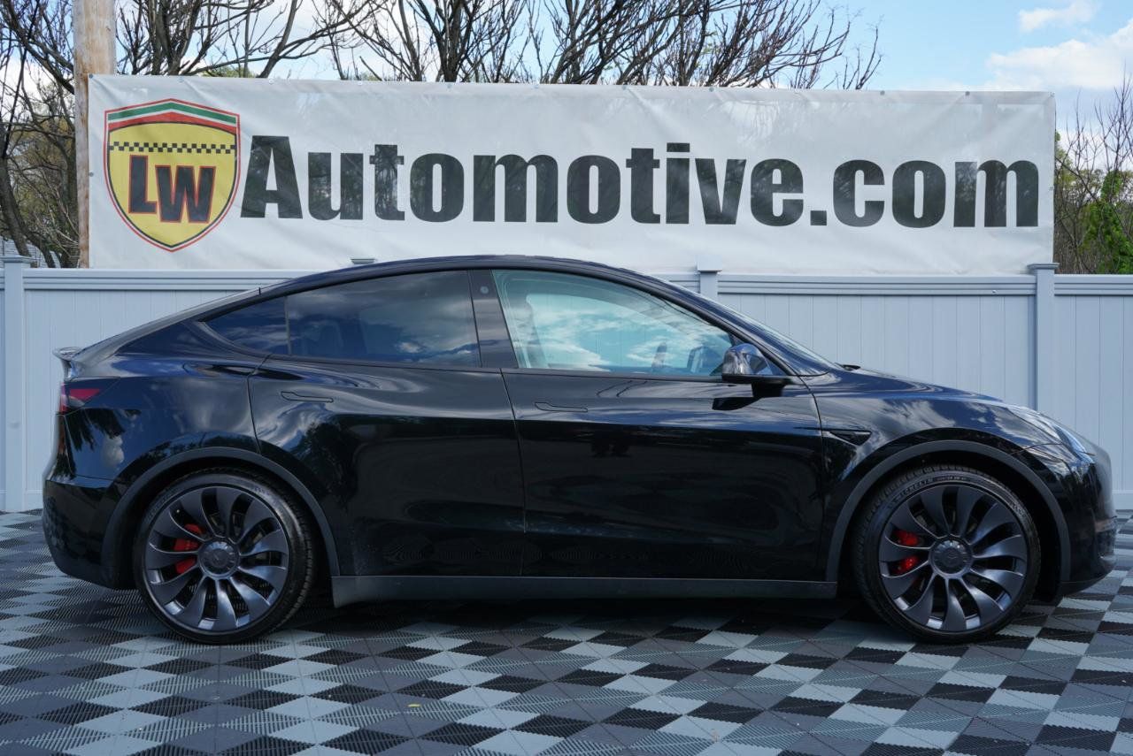 Used 2023 Tesla Model Y Performance AWD/4WD image 4