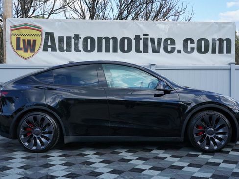 Used 2023 Tesla Model Y Performance AWD/4WD image 4