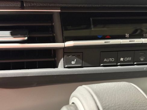 Certified 2025 Toyota Sienna XLE w/ XLE Plus Package AWD/4WD image 31