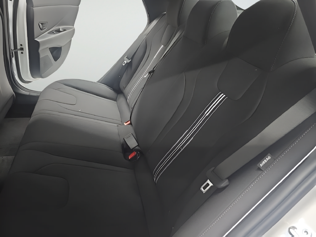 New 2026 Hyundai Elantra SEL FWD image 13