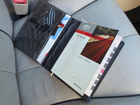 Used 2010 Toyota Venza image 32