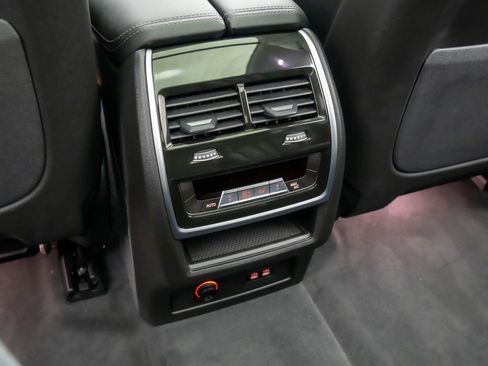 New 2026 BMW X7 xDrive40i w/ Premium Package AWD/4WD image 19