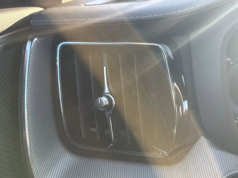 Used 2024 Volvo XC60 T8 Ultimate w/ Protection Package Premier image 22