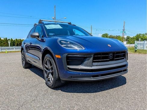 Used 2023 Porsche Macan Turbo AWD/4WD image 3
