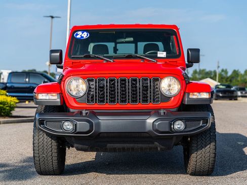 Used 2024 Jeep Gladiator Sport AWD/4WD image 4