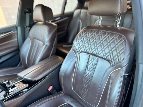 Used 2018 BMW M550i xDrive image 13