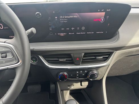 Used 2025 Buick Encore GX Preferred image 17