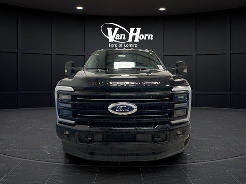 Used 2026 Ford F250 Platinum AWD/4WD image 2