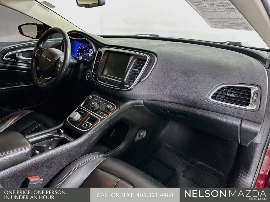 Used 2017 Chrysler 200 Limited Platinum FWD image 27