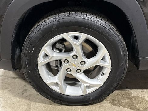 Used 2024 Chevrolet Trax LS w/ LS Convenience Package image 26
