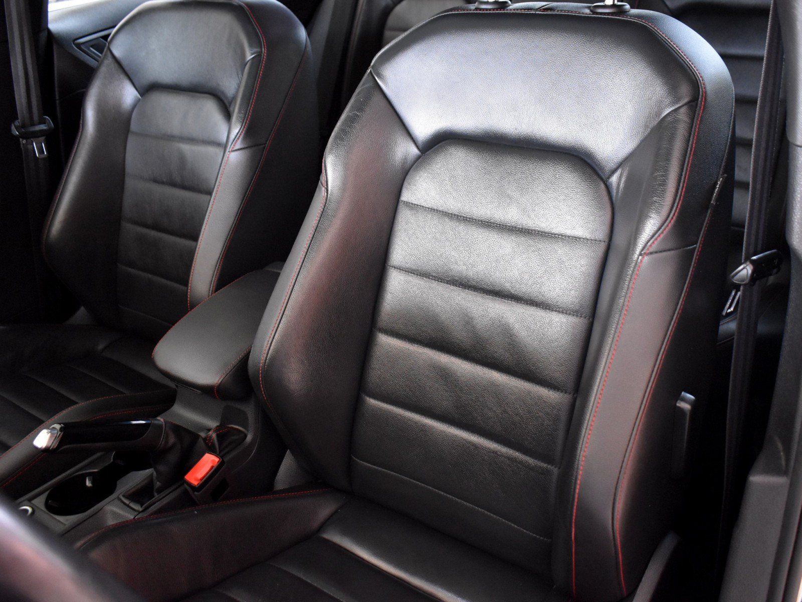 Used 2019 Volkswagen GTI SE FWD image 28