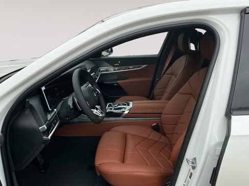 New 2026 BMW 750e xDrive image 9