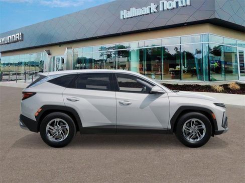 New 2026 Hyundai Tucson SE image 7