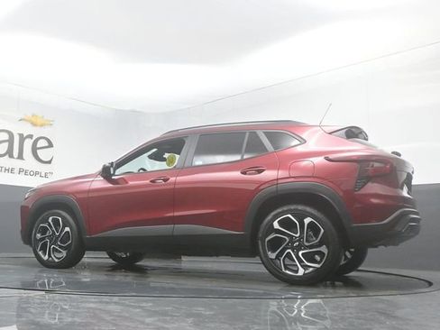 Used 2025 Chevrolet Trax RS FWD image 55