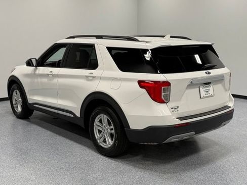 Certified 2023 Ford Explorer XLT w/ Equipment Group 202A RWD image 9