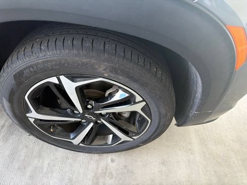 Used 2022 Chevrolet TrailBlazer RS w/ Technology Package FWD image 4