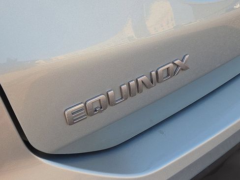 Used 2022 Chevrolet Equinox LT FWD image 11