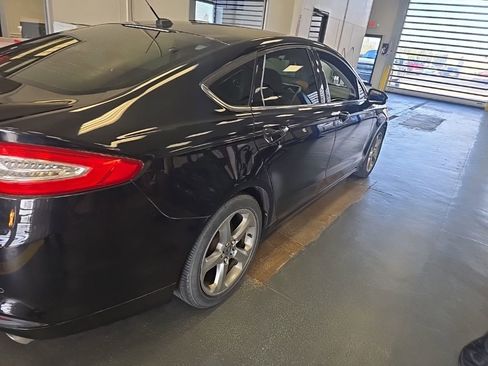 Used 2013 Ford Fusion SE image 4
