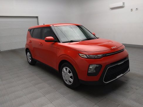 Used 2022 Kia Soul LX image 13