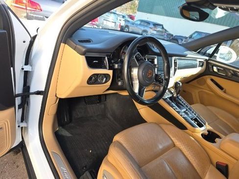 Used 2017 Porsche Macan S image 6