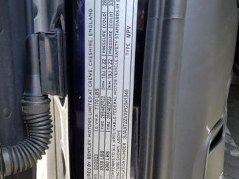 Used 2023 Bentley Bentayga image 25