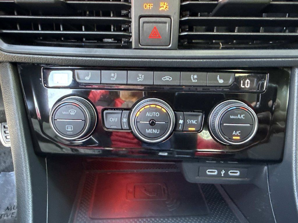 Used 2024 Volkswagen Jetta GLI Autobahn FWD image 32