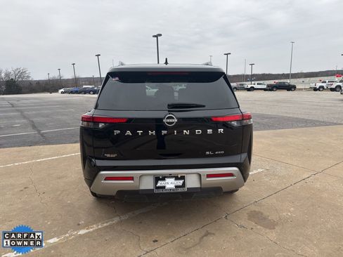 Used 2025 Nissan Pathfinder SL AWD/4WD image 4
