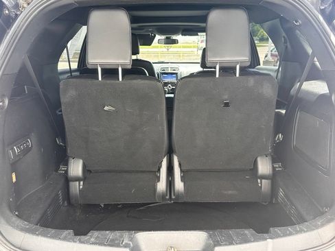 Used 2019 Ford Explorer Limited w/ Ford Safe & Smart Package AWD/4WD image 18