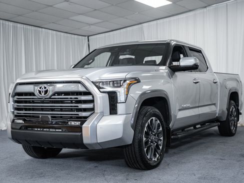Used 2025 Toyota Tundra Limited AWD/4WD image 3