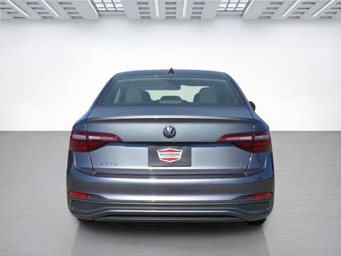 Used 2024 Volkswagen Jetta SE FWD image 6