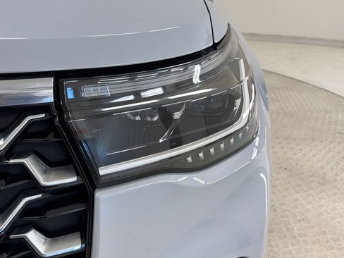 Certified 2025 Ford Explorer Platinum w/ LUX Leather Package AWD/4WD image 12