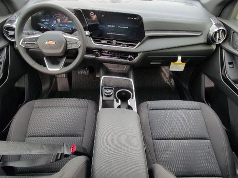 New 2026 Chevrolet Equinox LT w/ Safety and Technology Package FWD image 5