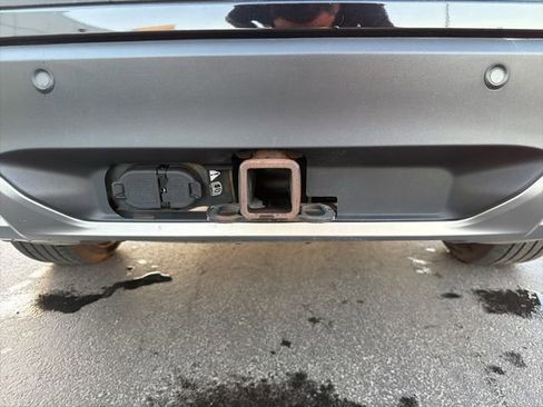 Used 2021 Ford Explorer XLT w/ Equipment Group 202A image 11