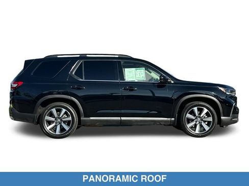 Certified 2025 Honda Pilot Touring image 5