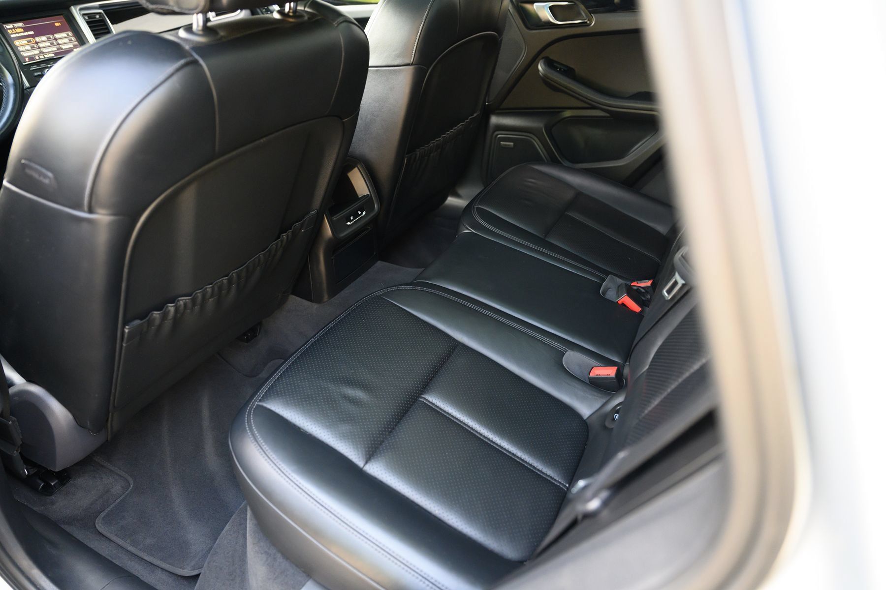 Used 2015 Porsche Macan S AWD/4WD image 17