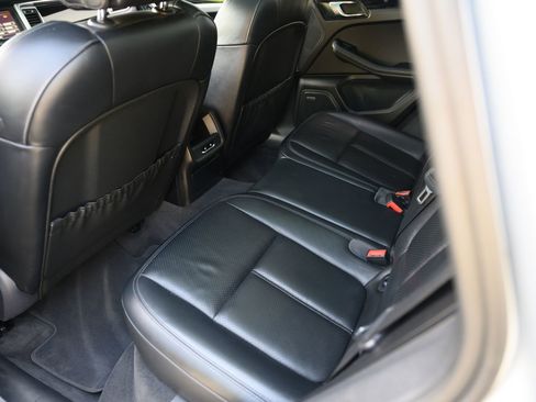 Used 2015 Porsche Macan S AWD/4WD image 17