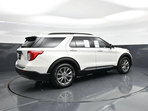 Certified 2021 Ford Explorer XLT w/ Equipment Group 202A RWD image 26