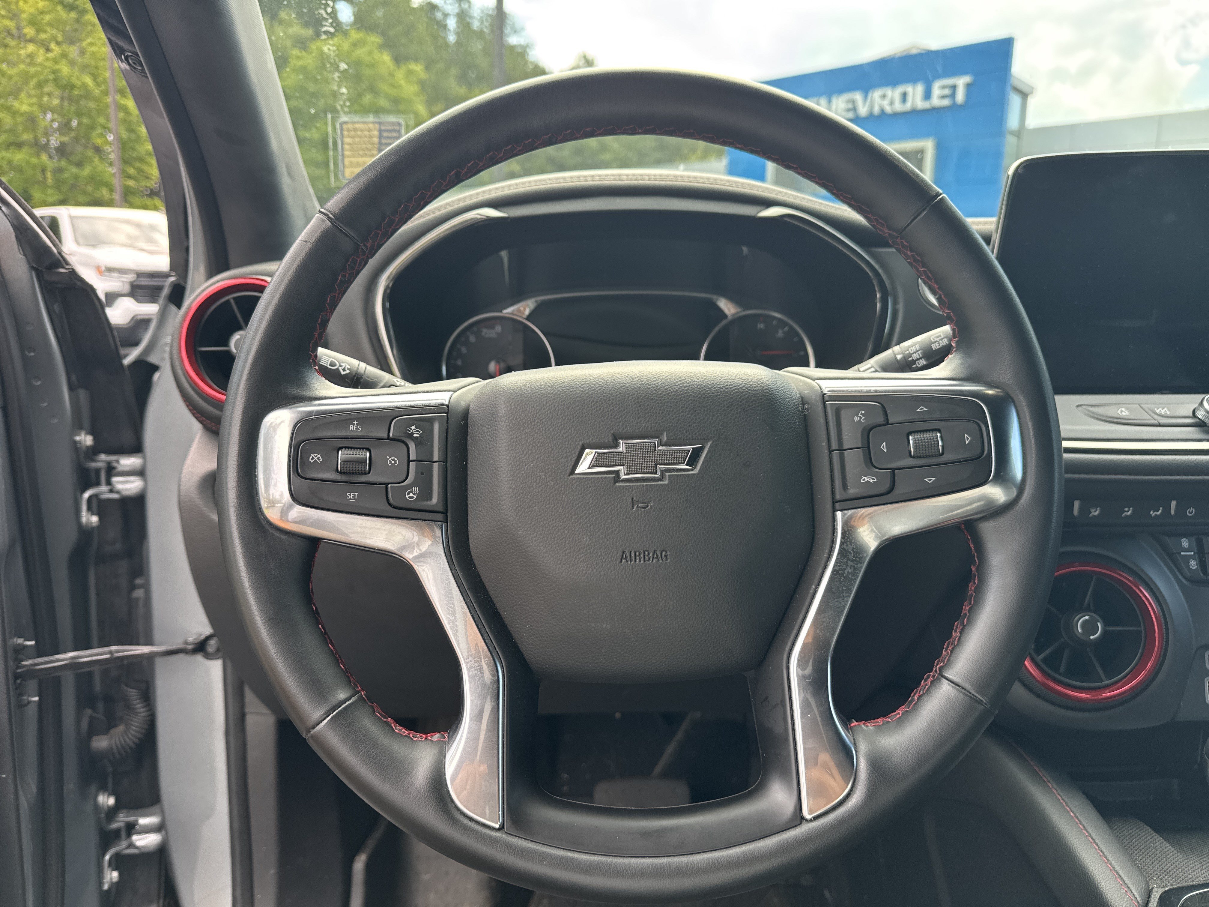 Used 2025 Chevrolet Blazer RS AWD/4WD image 9