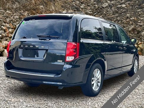 Used 2019 Dodge Grand Caravan SXT FWD image 2